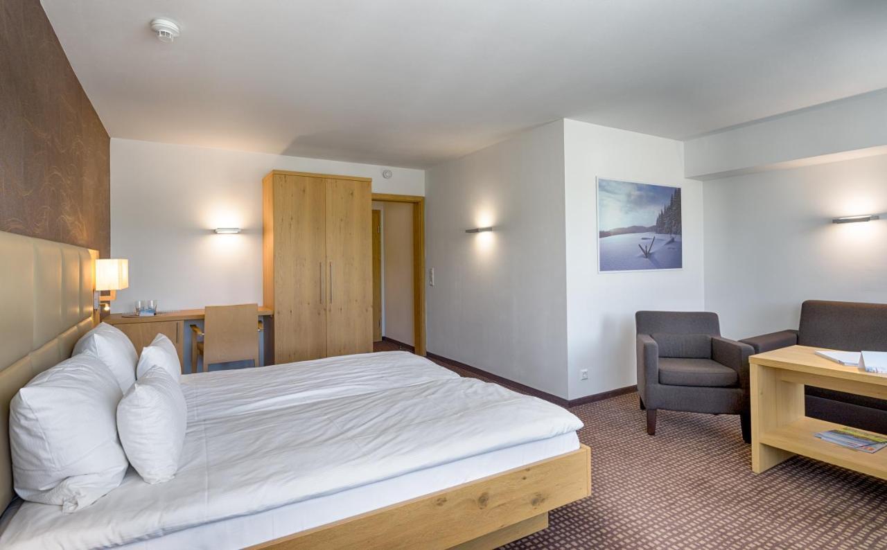 Brugger'S Hotelpark Am See ทิทิเซ-นอยชตัดท์ ภายนอก รูปภาพ